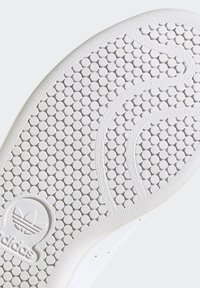 adidas Originals STAN SMITH - Matalavartiset tennarit - cloud white silver metallic gold metallic