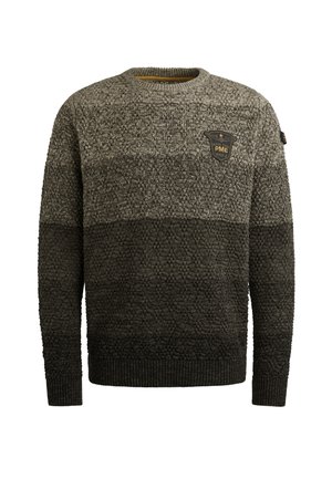 Suéter con un diseño de punto texturizado en tonos de gris. Cuello redondo, puños y dobladillo de canalé. Incluye un parche con el logo de PME en el pecho.