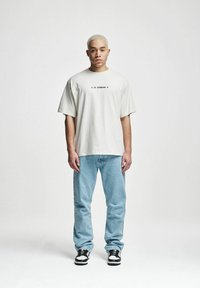 2Y Studios CREATOR - Marškinėliai su spaudiniu - off white