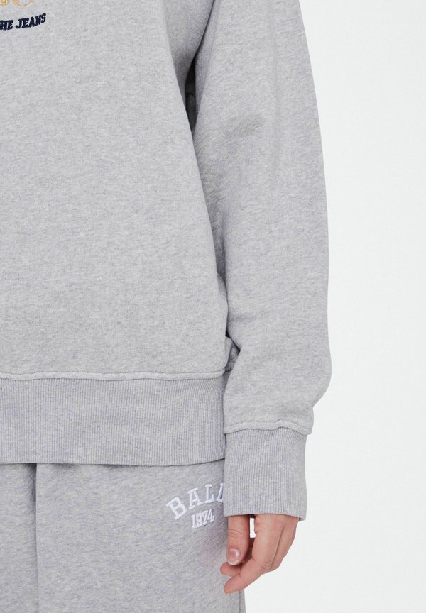 TAYLOR - Sweatshirt4