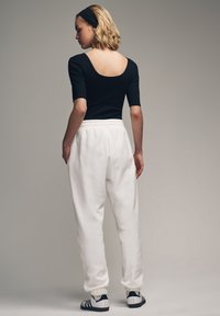 THE SET JOGGERS 2 PACK - Jogginghose - mink brown cream