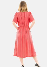 ICHI Vestido camisero - rouge