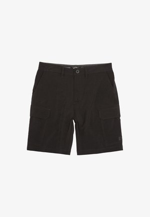 Pantalones cortos de cargo negros hechos de tela texturizada, que presentan dos bolsillos laterales, un cierre de botón y detalles de costura doble.