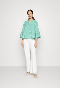 SUMMERY Copenhagen ELIZA BLOUSE - Blusa - vivid green