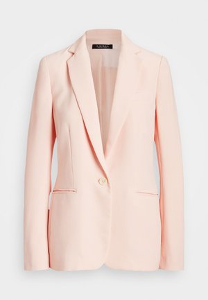 Blazer rose clair pour femme avec fermeture par bouton unique, col à revers cranté, manches longues et deux poches avant.