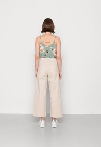 ONLY ONLSYLVIE EVELYN WIDE PANT  - Calças - moonbeam