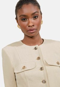 Lipsy REGULAR FIT COLLARLESS - Jakna od umjetne kože - neutral cream
