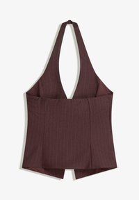 Top halter borgogna con righe verticali, caratterizzato da un profondo scollo a V e un corpetto aderente con orlo svasato e design con schiena scoperta.