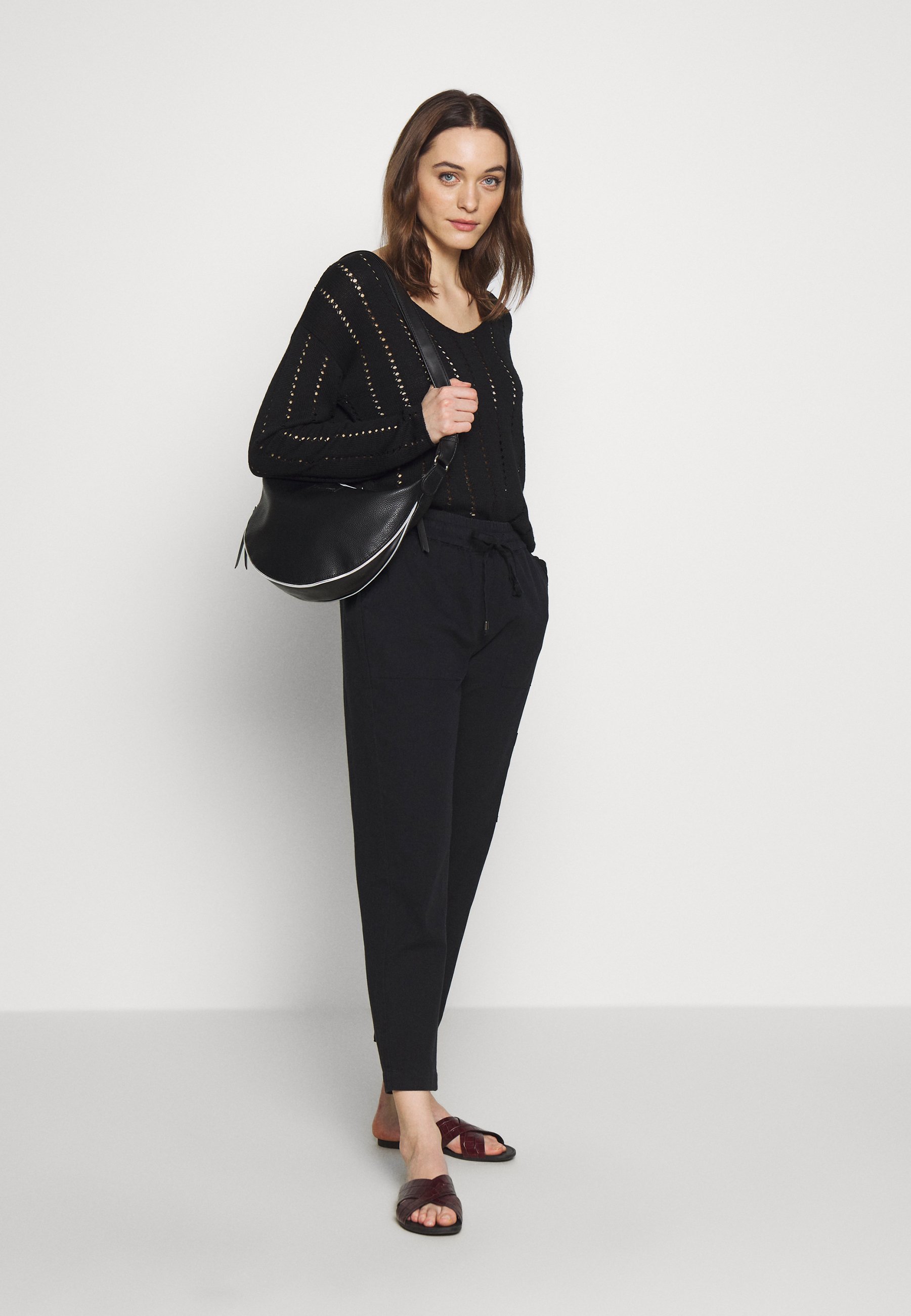 Kaffe KAPOCKY PANTS Bukse black deepsvart Zalando.no Kaffe KAPOCKY PANTS - Bukse - black deep