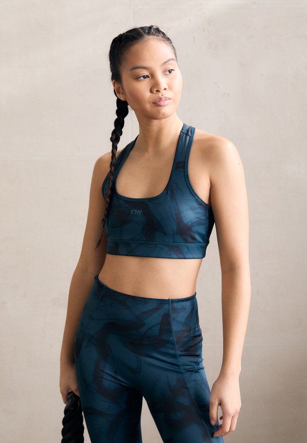 SCULPT BRA Medium support sports bra smoke teal Product Details