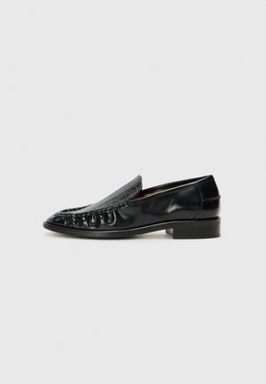 Billi Bi Moccasins - black
