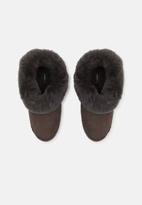 Shepherd EMMY - Slippers - asphalt