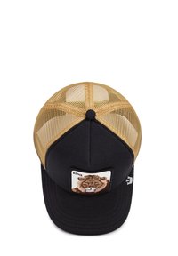 Casquette trucker noire et dorée avec un dos en mesh, une visière plate et un patch brodé en forme de lion étiqueté "roi" sur le devant.