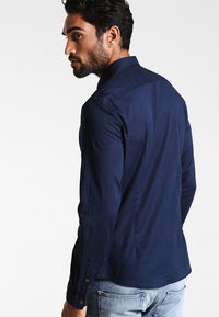 TOM TAILOR DENIM Comfort fit Camicia in Blu Reale