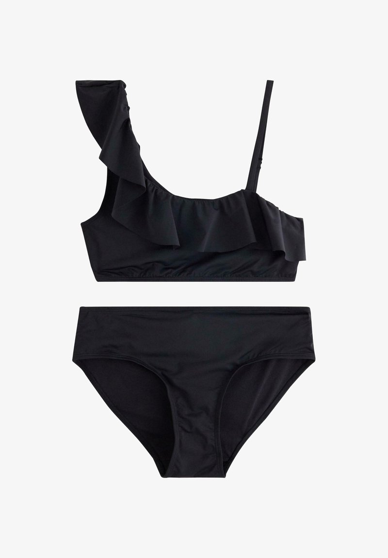 Musta bikinit, joissa on olkaimellinen toppi, jossa on röyhelökoristelu ja säädettävä hihna, yhdistettynä korkeavyötäröisiin alaosiin peittävyyden takaamiseksi.