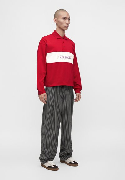 Versace PRINT LOGO - Μπλούζα με μακριά μανίκια - parade red