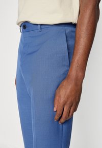 Pier One CROSSHATCH 2PIECE SUIT - Odijelo - blue