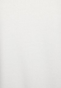 Tessuto di cotone bianco con una texture liscia, colore uniforme e leggero lucido, privo di motivi visibili o dettagli hardware.