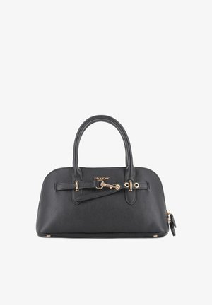 Bolso de cuero negro con dos asas, cierre y herrajes en tono dorado, y una forma rectangular estructurada y redondeada.