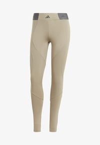 Ausgewählt, silver pebble grey six