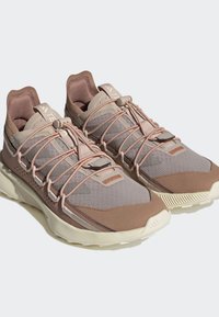 Adidas Terrex VOYAGER 21 TRAVEL - Hikingskor -  taupe taupe met impact orange