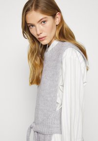 Lounge Nine BAYA WAISTCOAT - Camisola - light grey