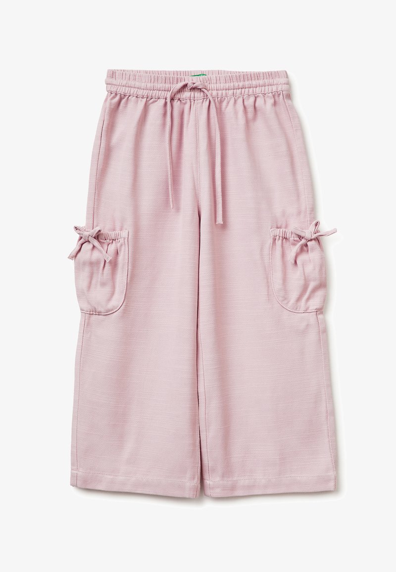 Lichtroze broek met wijde pijpen, elastische tailleband, aantrekkoord en zijzakken met gestrikte strikjes.