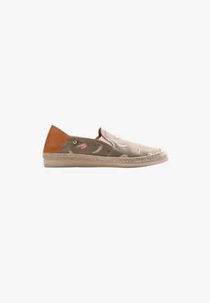 Espadrillas slip-on con tomaia in tela beige con ricamo di piume rosa, tallone in pelle marrone, suola interna in juta intrecciata e suola in gomma.