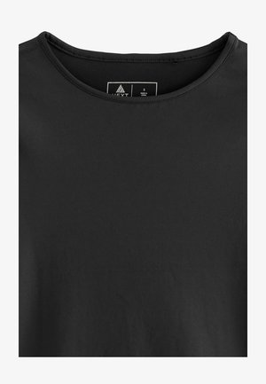 Camiseta negra de manga corta, hecha de una tela suave, con un escote redondo y un diseño minimalista, con una etiqueta que indica la talla S.