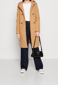 Vero Moda Pitkä takki - beige