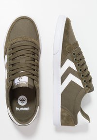 Hummel SLIMMER STADIL LOW - Sapatilhas - dark olive