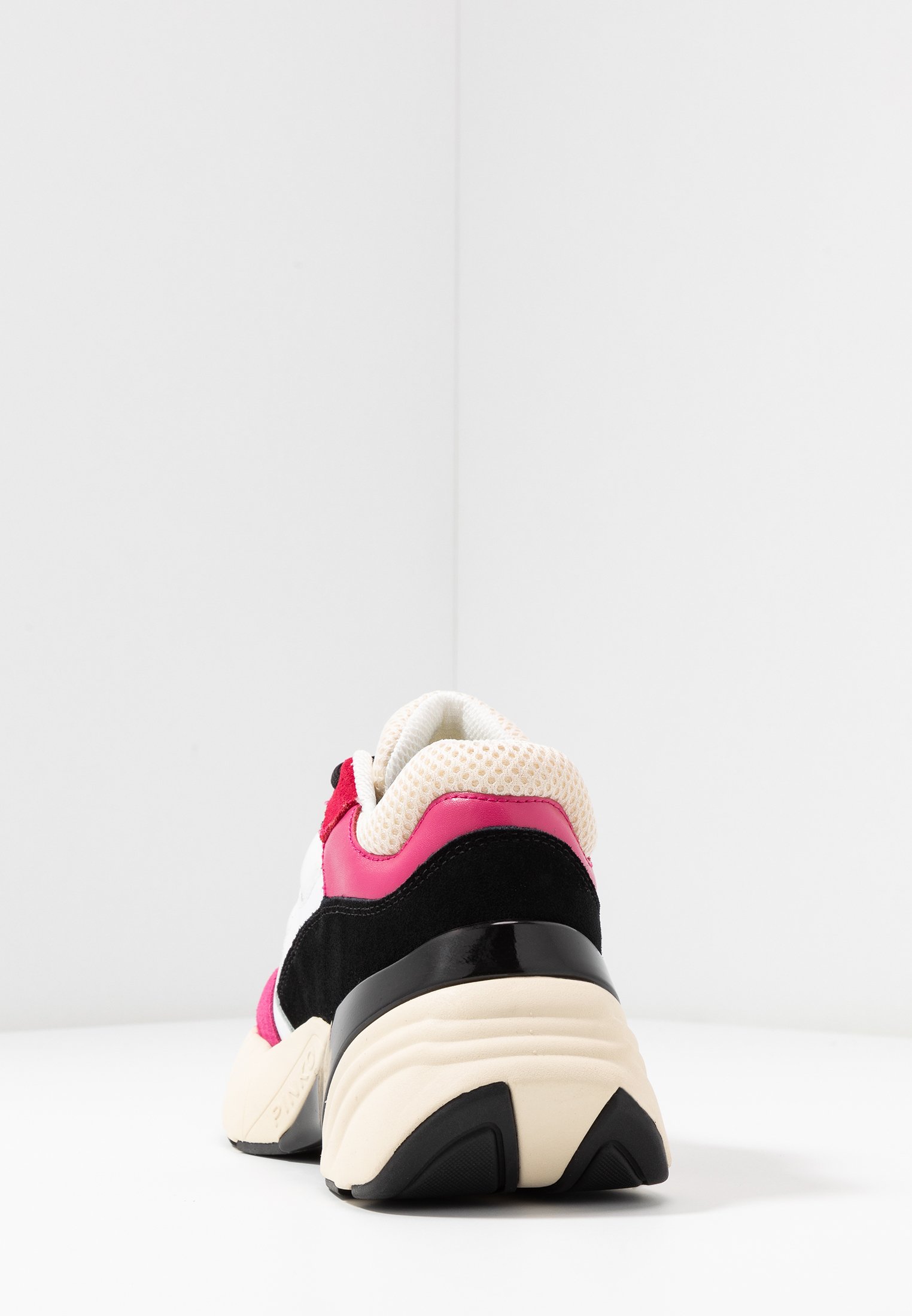 Pinko Joggesko rubinoflerfarget Zalando.no Pinko RUBINO Joggesko bianco Zalando.no