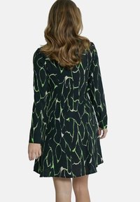 PEPPERCORN PARKER ODETTE SHORT - Dnevna haljina - p foliage green print