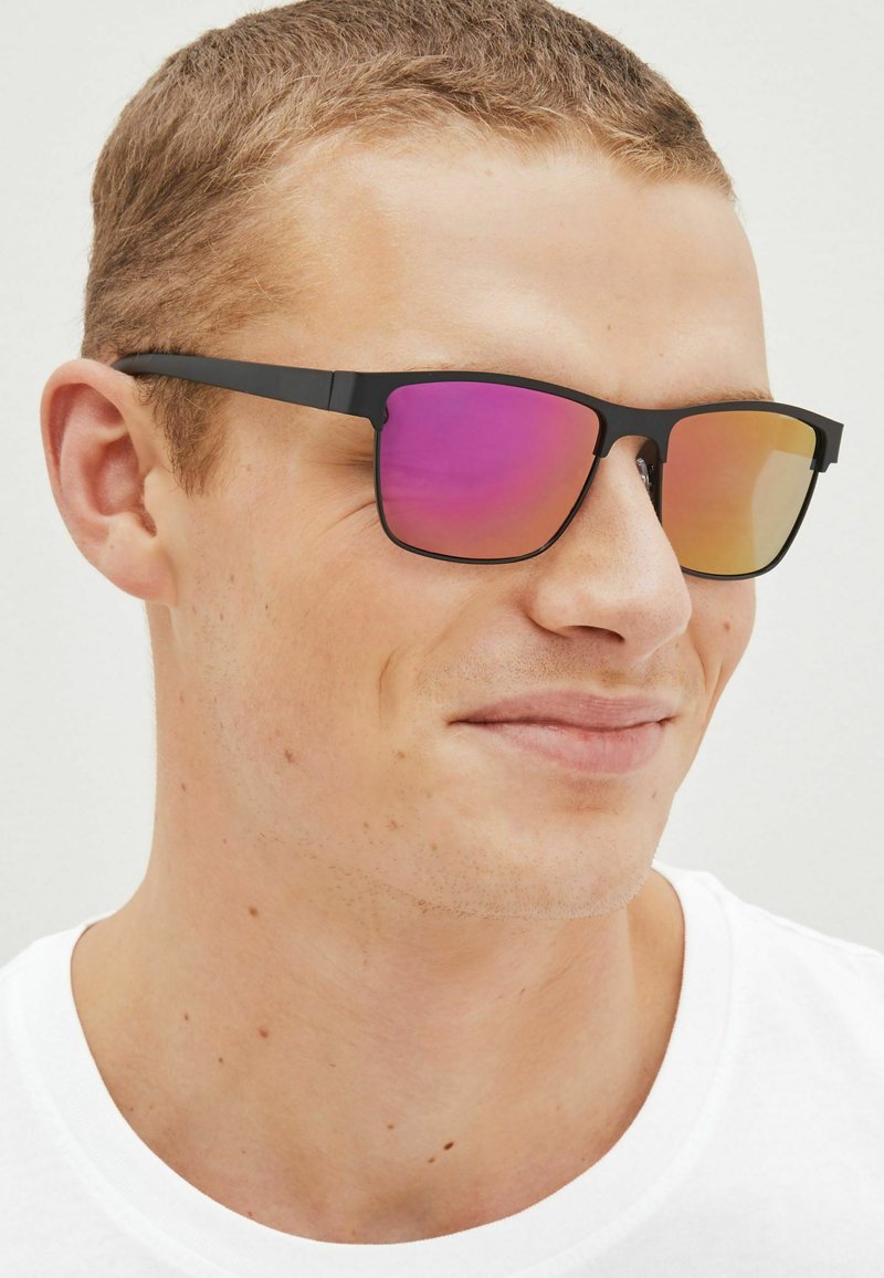 prada sunglasses men