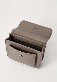 HVISK CAYMAN POCKET - Τσάντα χιαστί - cedar brown