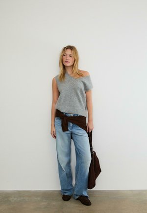 Pullover - grey