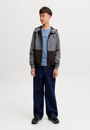 Jack & Jones Junior, JJERUSH BLOCKINGHOOD BOMBER NOOS JNR - Softshell-jope - turbulence