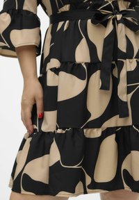 Vero Moda Curve ZERA - Hverdagskjole - black