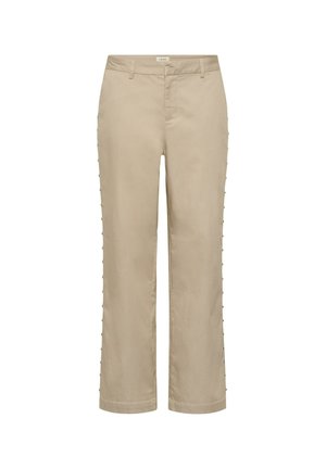 Pantalon droit couleur crème avec détails de boutons latéraux et passants de ceinture, présenté sur un fond blanc.