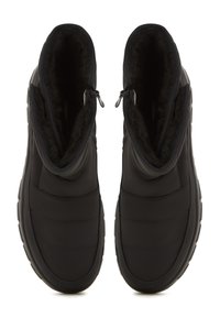 Botas aislantes negras con un material exterior liso, forro de piel sintética y cierres de cremallera en los lados. Punta redondeada y suelas de goma duraderas.