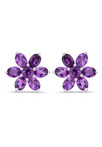 Lila Edelstein Ohrringe in Blumenform, die mehrere tropfenförmige und rund geschliffene Amethyste in silberner Fassung zeigen.