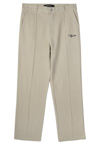 Bež hlače z teksturo in sproščenim krojem, z sprednjimi žepi, enim zadnjim žepom in vezenim logotipom na levem stegnu.