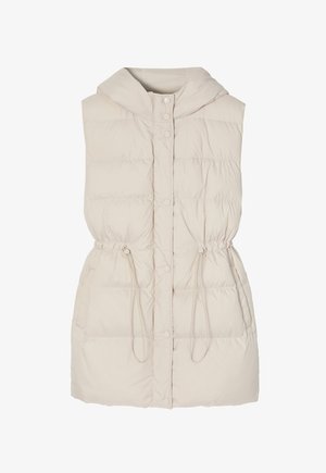 Jasno beżowa kamizelka puchowa z kapturem, z regulacją w talii, zapięciem na napy i bocznymi kieszeniami. Gładka tekstura i bezrękawnikowy fason.