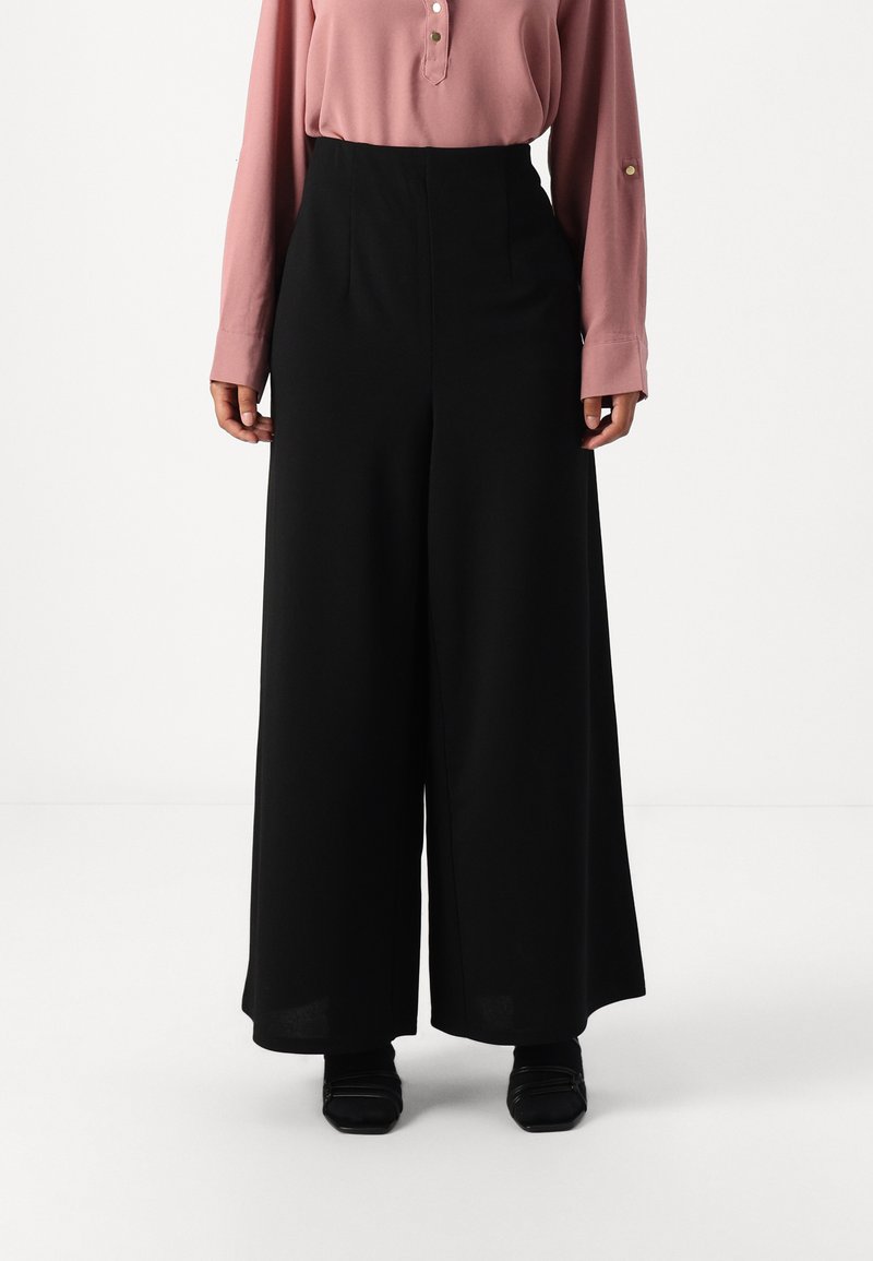 Vero Moda Petite VMLIVA SUPER WIDE PANTS  - Püksid - black