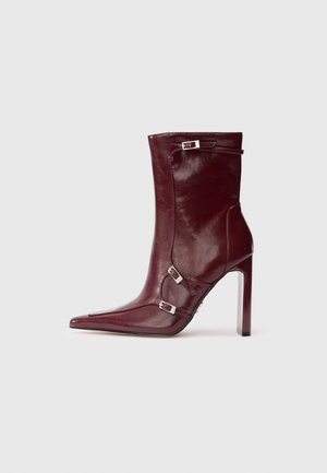 Enkellaarsjes met hoge hak - dark cherry