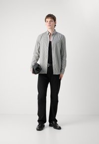 Thumbnail Image 6