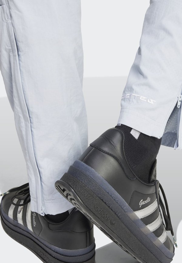 PRIDE TIRO - Tracksuit bottoms3