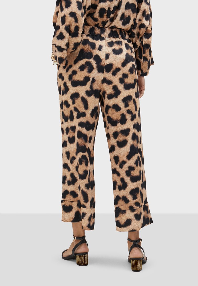 Pantalon Femme LOLA Taille 36 - Occasion En Très Bon état, Idéal Pour Compléter Votre Dressing