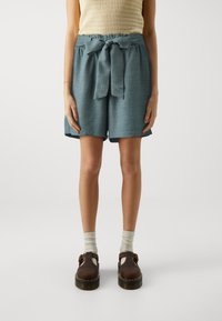 Vero Moda - VMMELONY LONG - Shortsit - balsam green Pienoiskuva 1