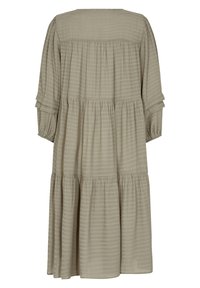 Losse jurk tot de knie in beige met subtiele horizontale strepen, gelaagde rok, lange mouwen met geplooide manchetten, en een weergave van de achterkant.